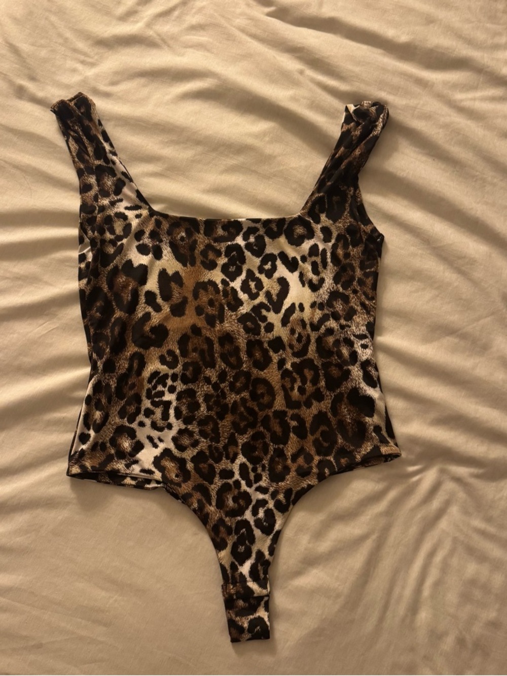 PrettyLittleThing Brown Leopard Print Bodysuit
